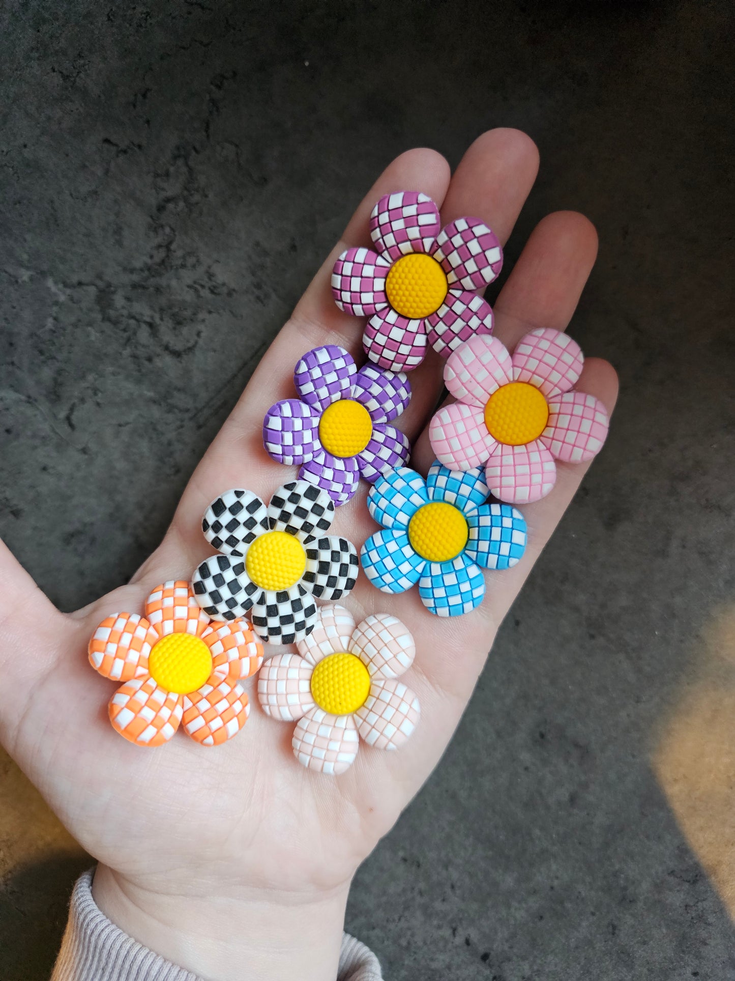 Checkered flower shoe charms