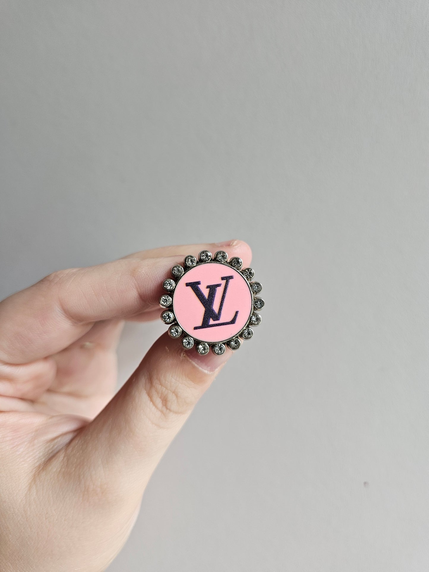 Pink circle metal bling shoe charms, gucci, LV, dior