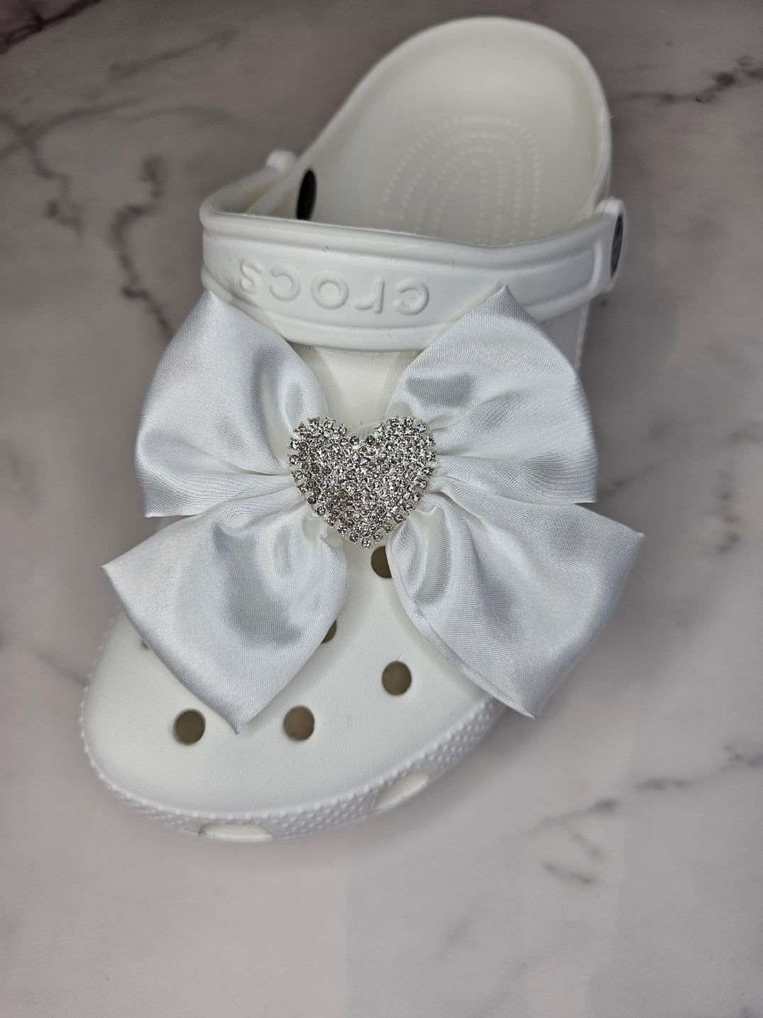 Diamanté heart shoe bows,. come in pairs!
