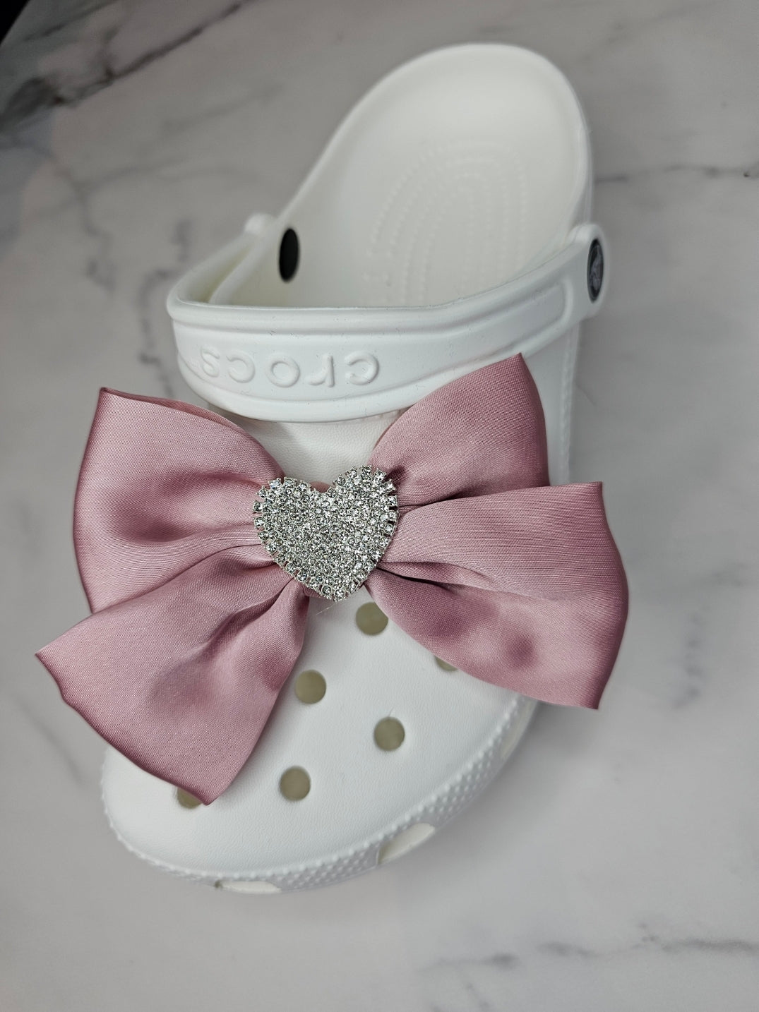Diamanté heart shoe bows,. come in pairs!