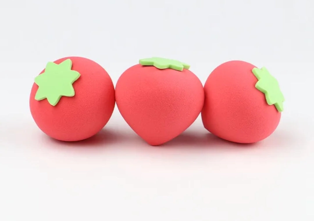 Pack of 3 strawberry makeup sponges